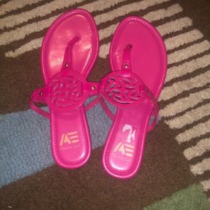 NWOT Pink AE flip flops